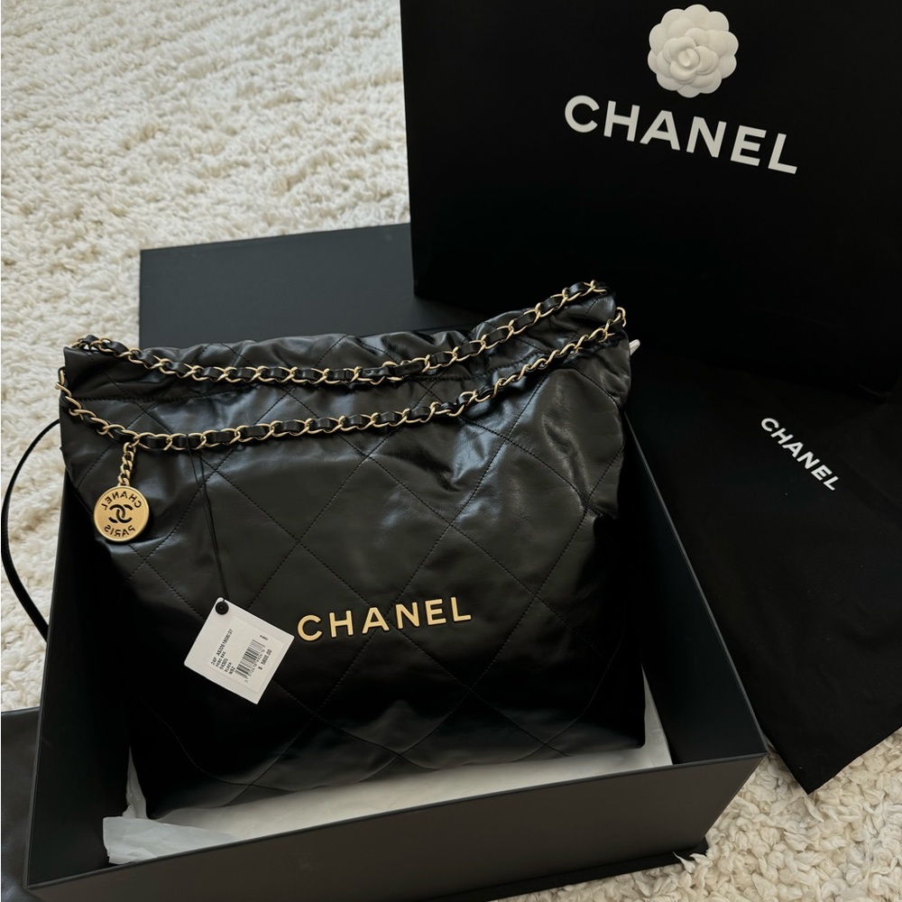 SOLD-Chanel 22 Hobo Medium Black